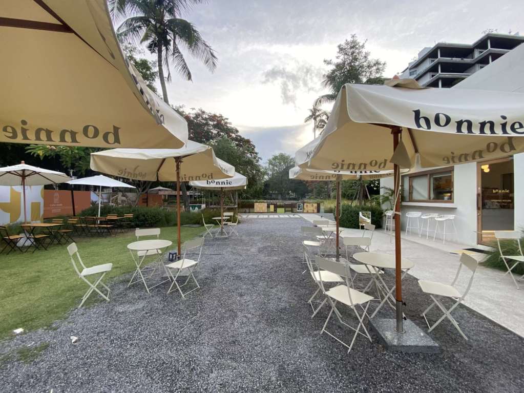 Exterior of bOnnie on the beach, Cha-am in Thailand.
