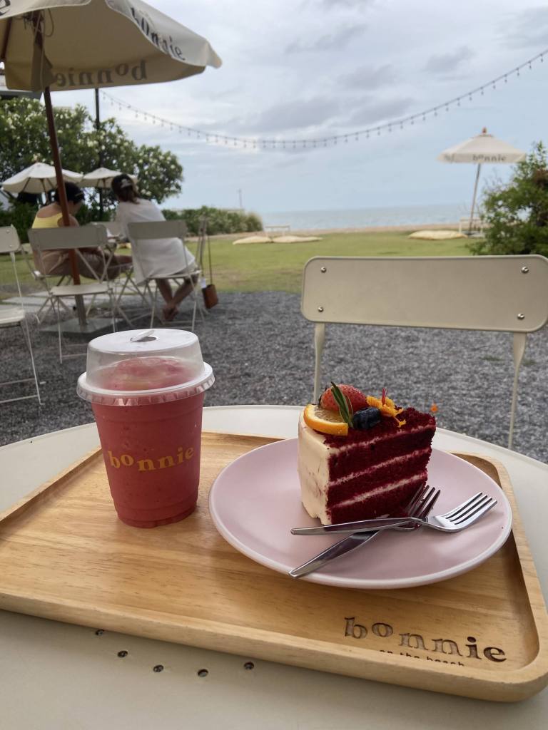 Strawberry cake and shake at bOnnie on the beach, Cha-am in Thailand.