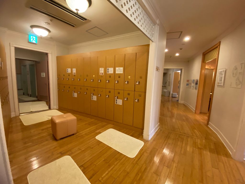 Locker room at Enoshima Island Spa.