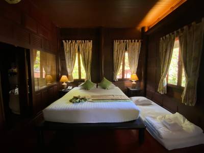 Baan Amphawa Resort & Spa