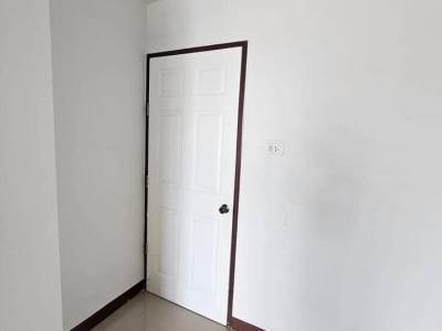 3-Story Commercial Building for Sale