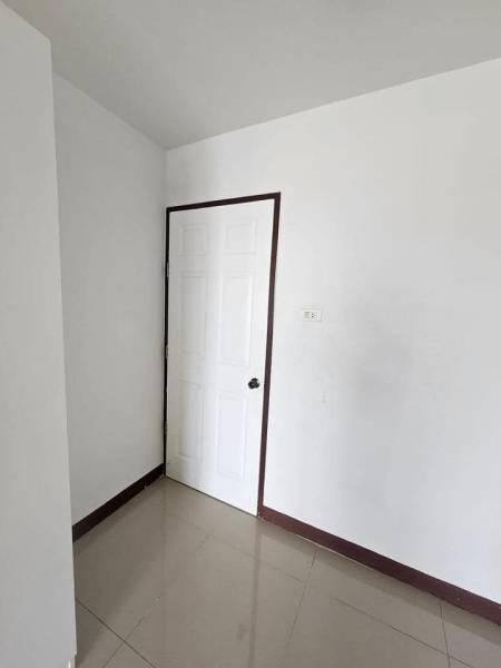 3-Story Commercial Building for Sale
