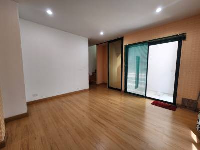 3-Story Home Office Sarin Wiz Sukhumvit 107