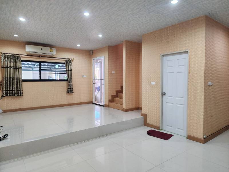 3-Story Home Office Sarin Wiz Sukhumvit 107