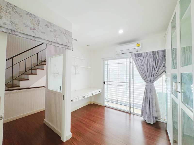 3-storey Luxury Townhouse in Sukhumvit 62