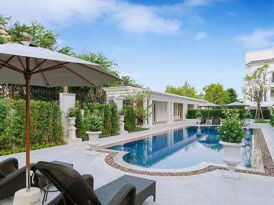 3-storey Luxury Townhouse in Sukhumvit 62