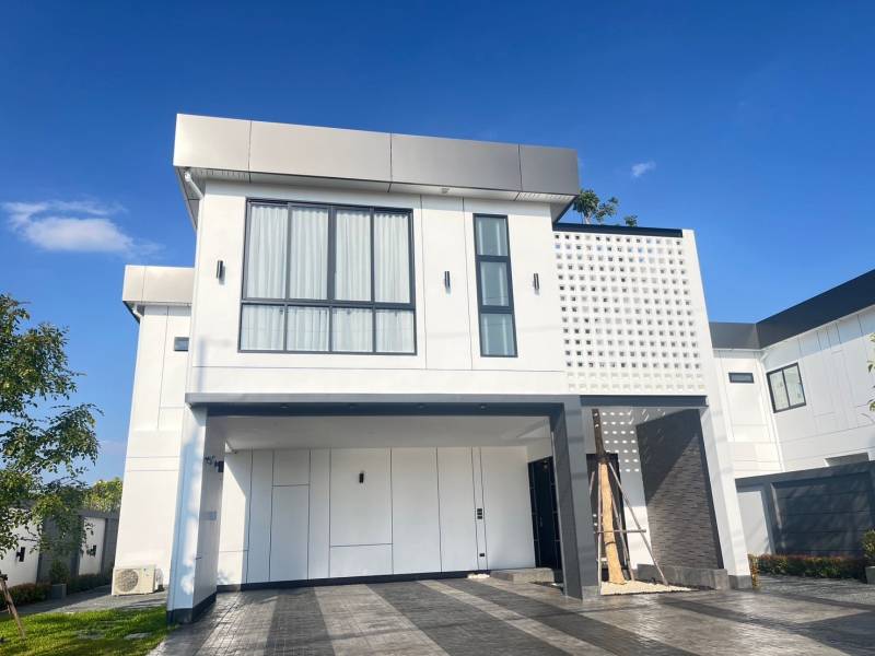 Ban Waen, Chiang Mai - Brand New Luxurious Modern Pool Villas