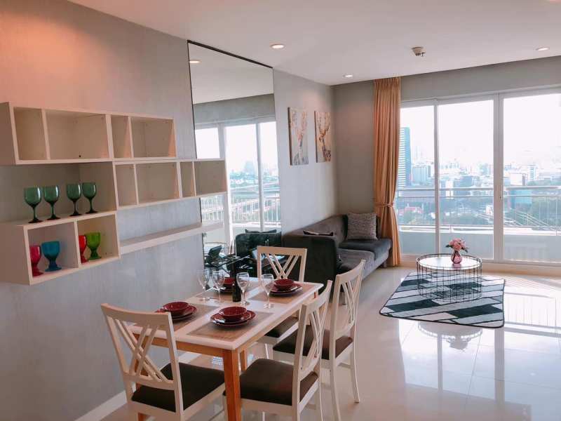 Circle Condominium