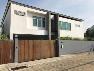 Detached House at Thararom Village, Ramkhamhaeng 9
