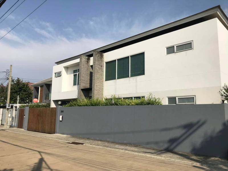 Detached House at Thararom Village, Ramkhamhaeng 9