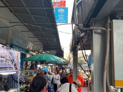 Huai Khwang Market Commercial Building for Rent