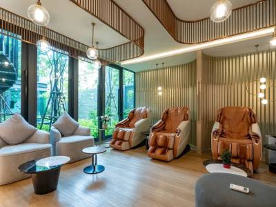 LLOYD Research Center – Thonglor