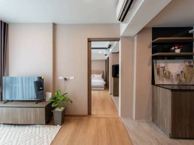 LLOYD Research Center – Thonglor