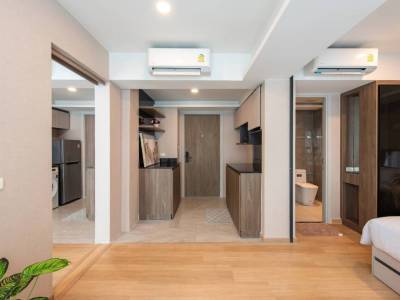 LLOYD Research Center – Thonglor