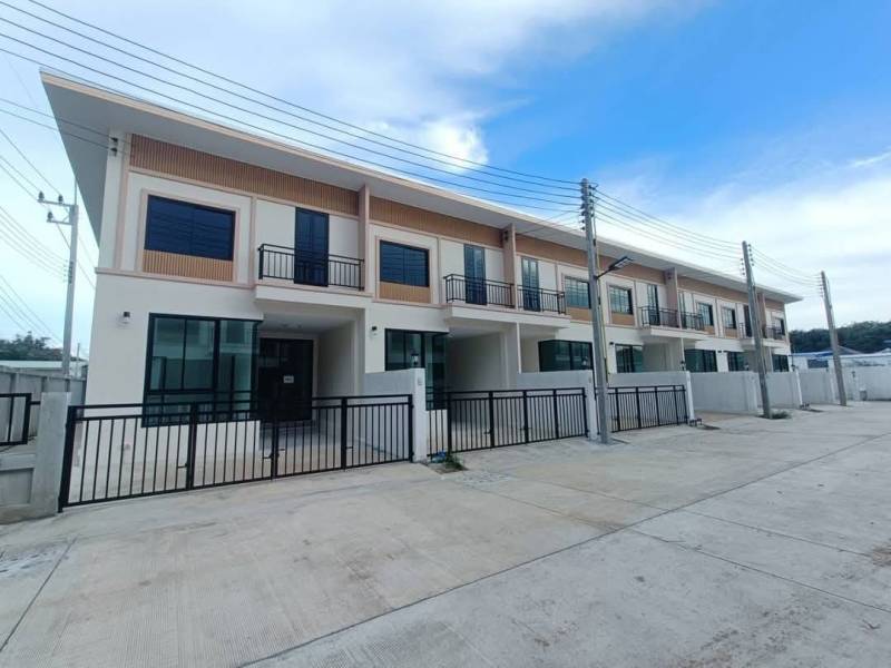 The New Townhome Mae Nam Khu 4 Project