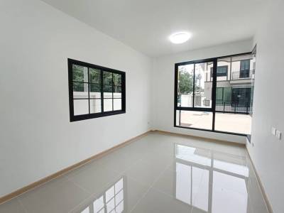 The New Townhome Mae Nam Khu 4 Project