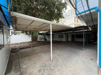 Two-Story Detached House in Sukhumvit 63 (Ekkamai 15)