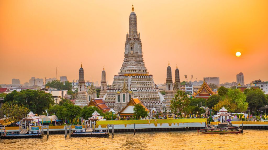 Temple of Dawn (Wat Arun), Bangkok, from across the Chao Phraya River.