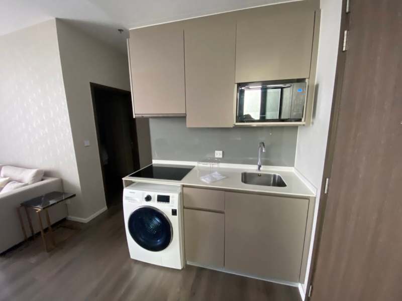 Whizdom Essence Sukhumvit
