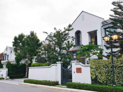 Nantawan Rama 9 - Krungthep Kreetha