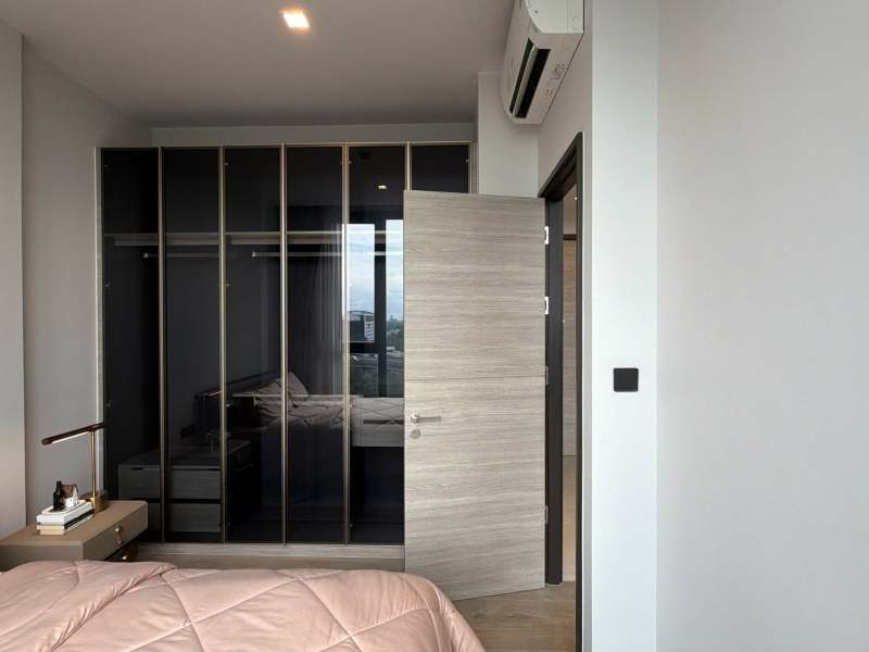 The Crest Park Residences