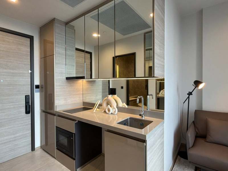 The Crest Park Residences