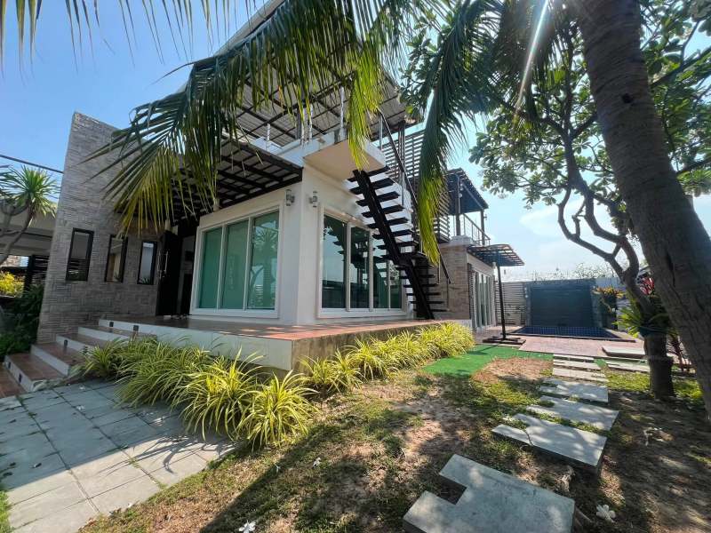 Hua Hin Soi 9 House for Sale/Rent