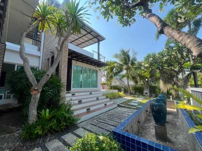 Hua Hin Soi 9 House for Sale/Rent