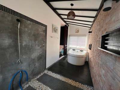 Hua Hin Soi 9 House for Sale/Rent